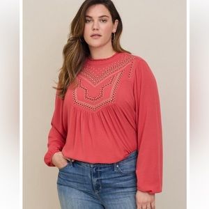 NWT Torrid Crinkle Gauze Embroidered Blouse. Size 2